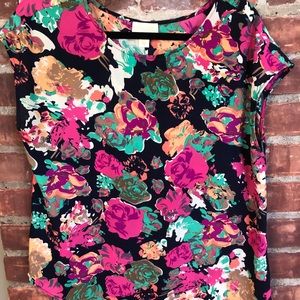 Multi-color floral SS Shirt Size M